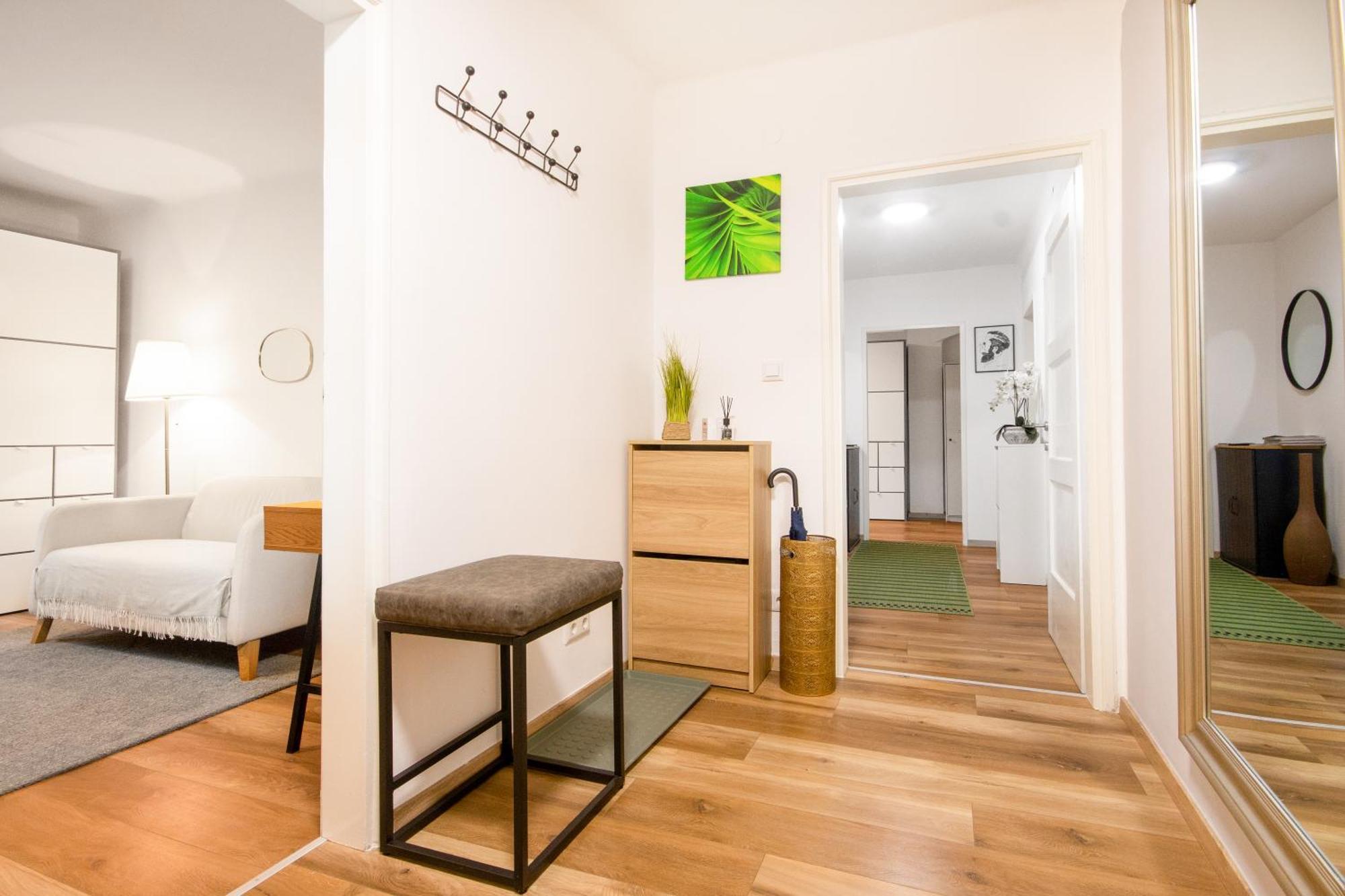 Lendkanal - City - Netflix - Waschmaschine - Kaffeevollautomat - 8 Pax - 4 Schlafzimmer Klagenfurt am Woerthersee Exterior foto